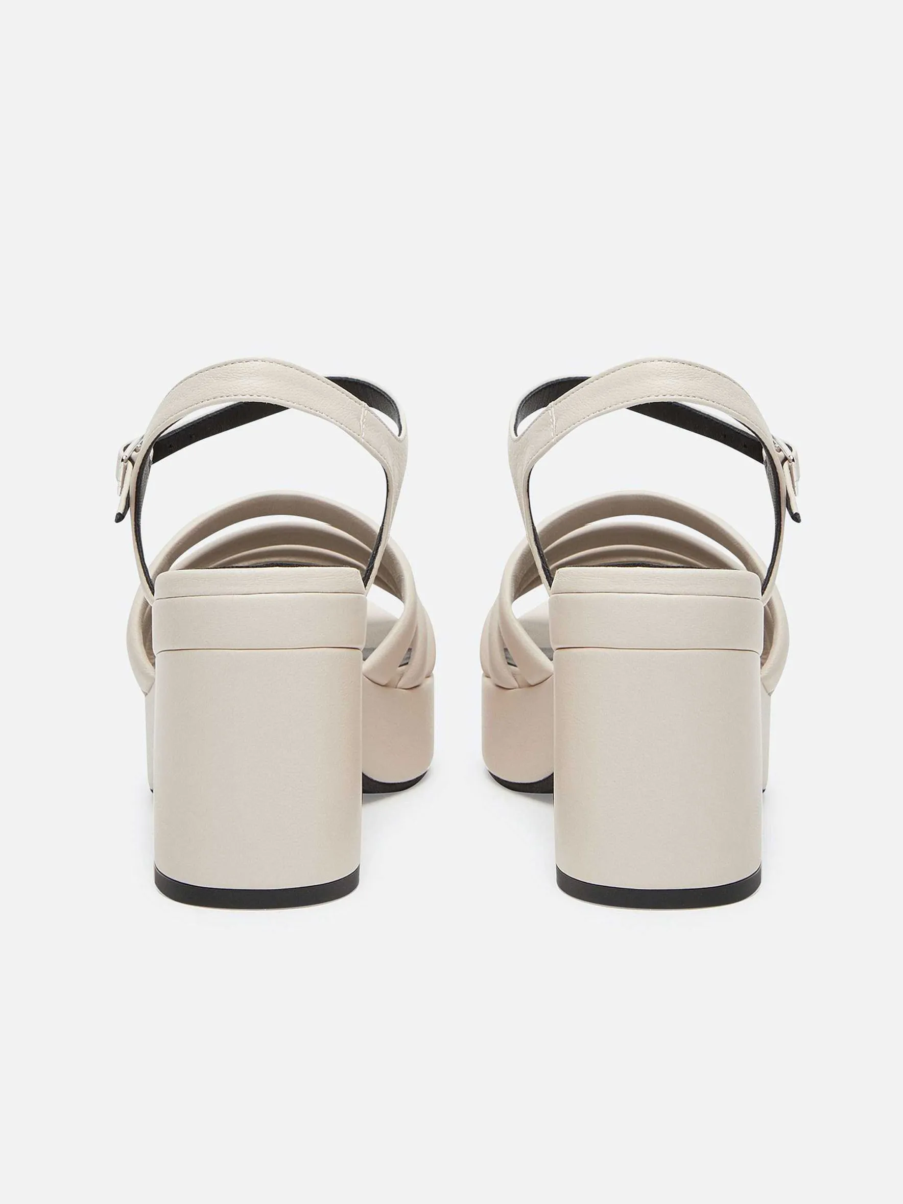 Carel Sandalen En Muilezels>Ivoor Lederen Sandalen