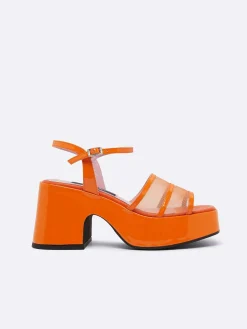 Carel Sandalen En Muilezels>Oranje Lakleer En Mesh Sandalen